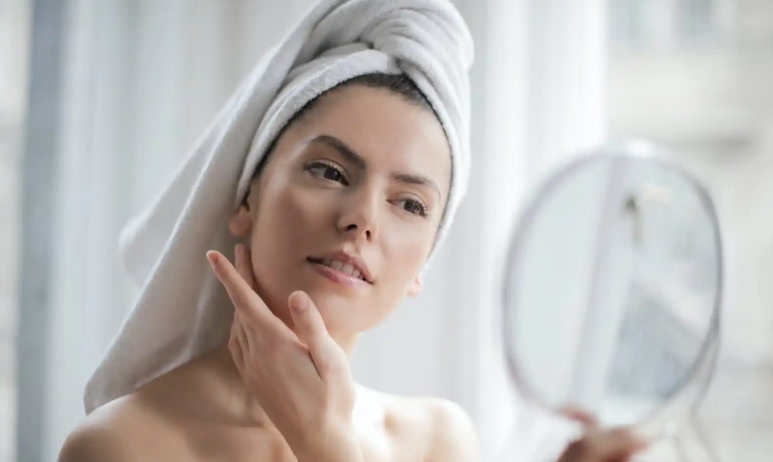 How Tinted SPF Simplifies Busy Morning Skincare Routines