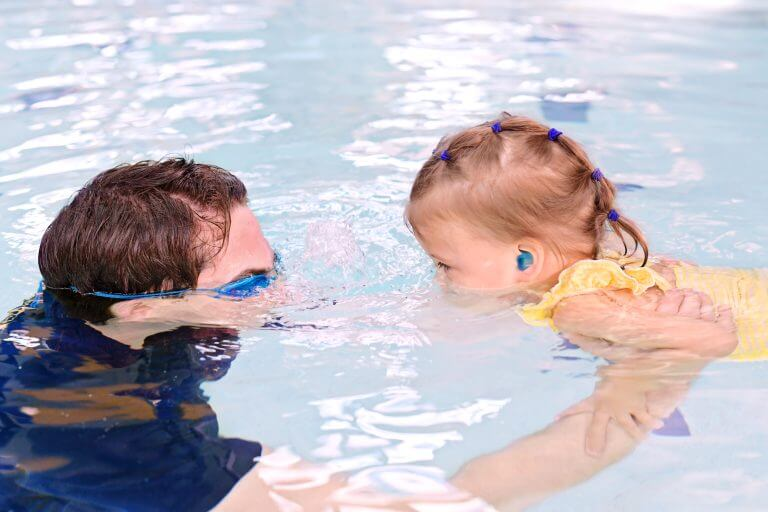 Why More Families Choose Professional Swim Schools Over Community Programs