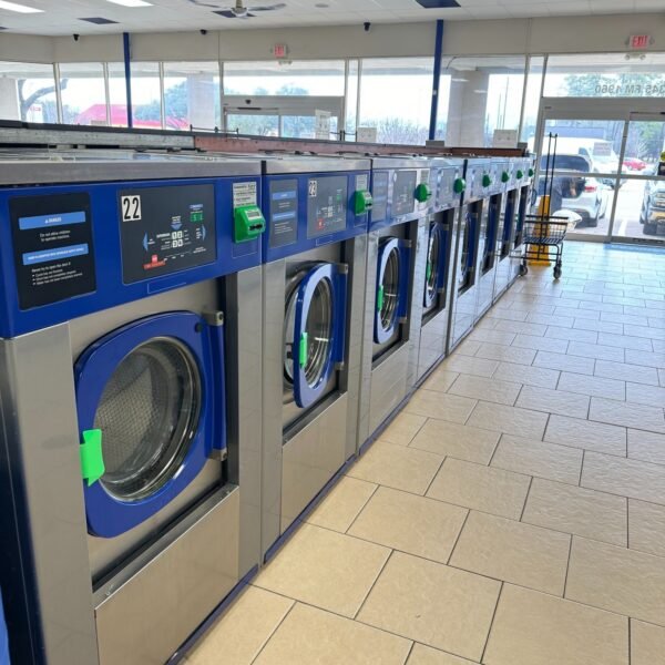 Why Businesses Near 77060 Are Outsourcing Their Commercial Laundry